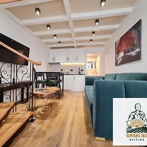 Bujtina Gjyshi Ilo Maison d'hôtes Tushemisht